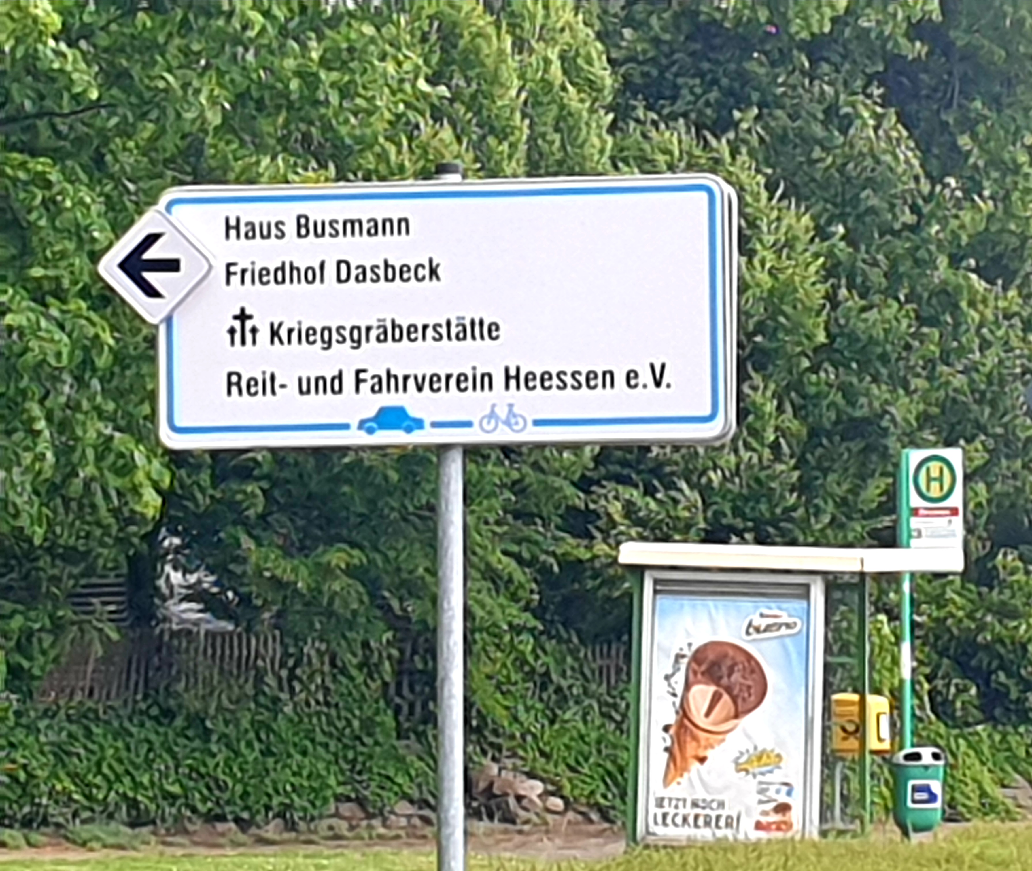 Die neue Hinweisbeschilderung auf Dasbecker Ziele wie hier an der Mansfelder Strae steht. Die CDU-Fraktion hatte neue Hinweisschilder angeregt.