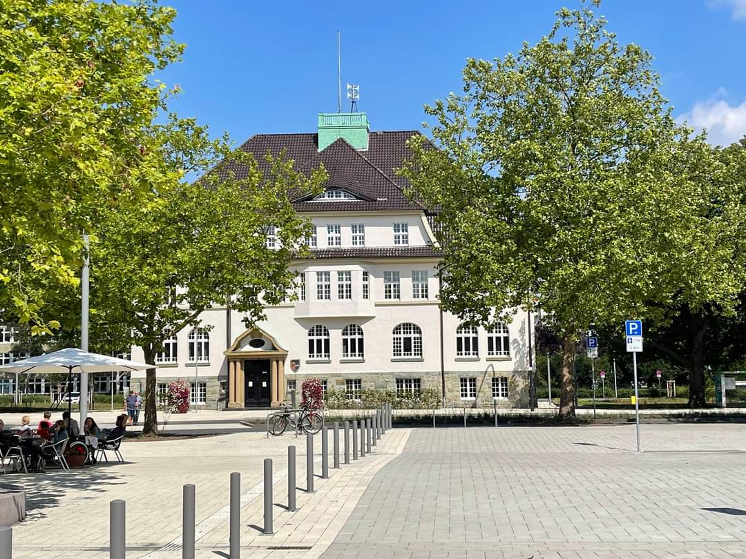 Der frisch sanierte Marktplatz darf nicht verkommen, fordert die Heessener CDU.